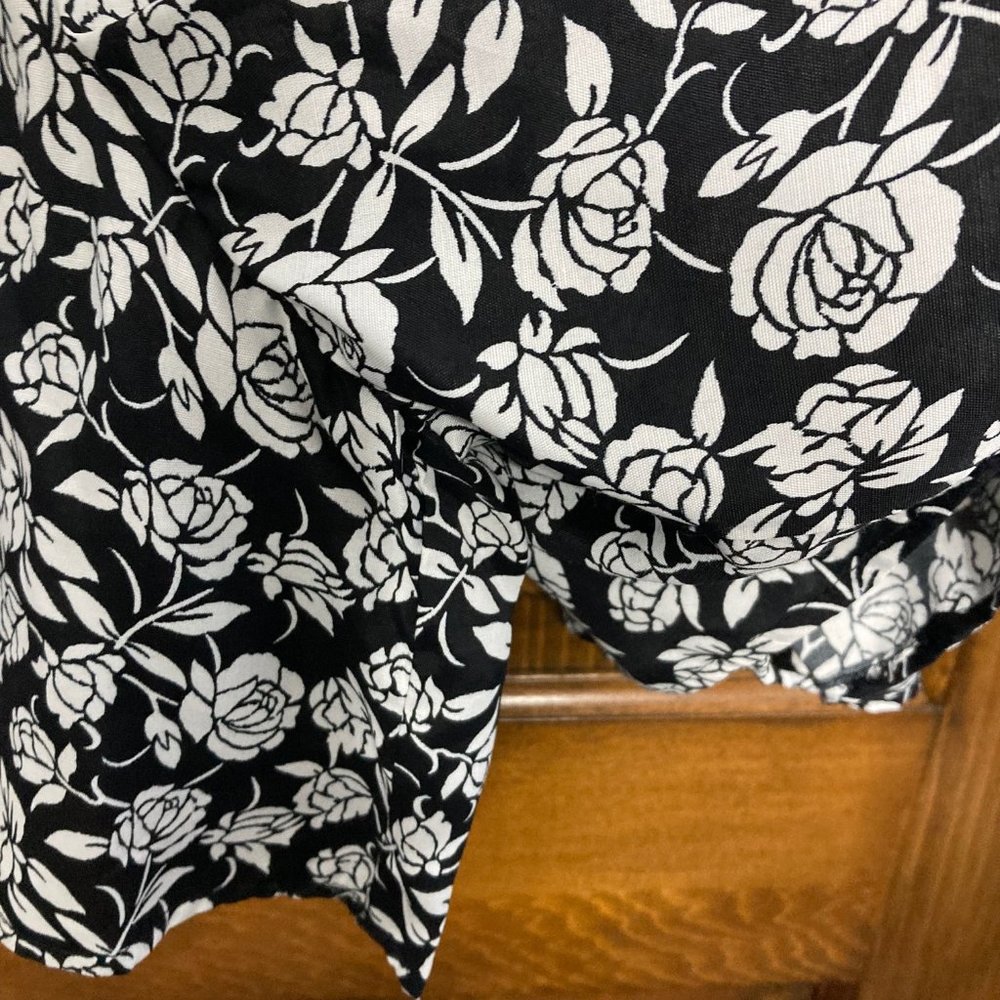 New * Rampage Flowered Romper - Picture 4 of 14